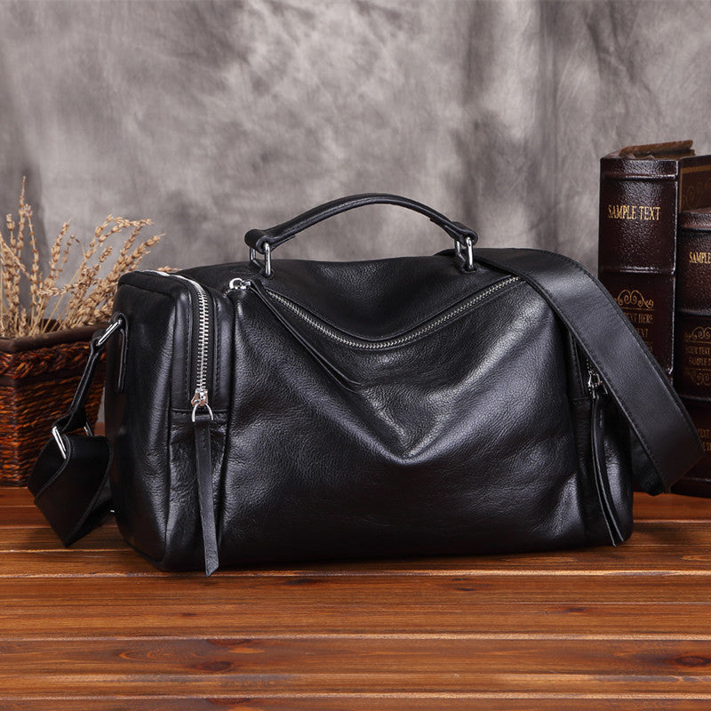 Fashion Black Leather Men's Small Barrel Side Bag Travel Bag Small Black Overnight Bag For Men