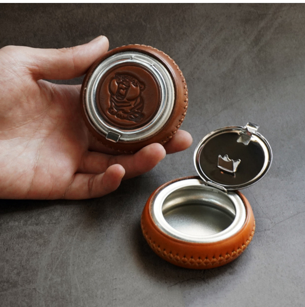 Leather&Stainless Steel Portable Ashtray Travel Mens Ashtray Pocket Cute Around Ashtray for Men