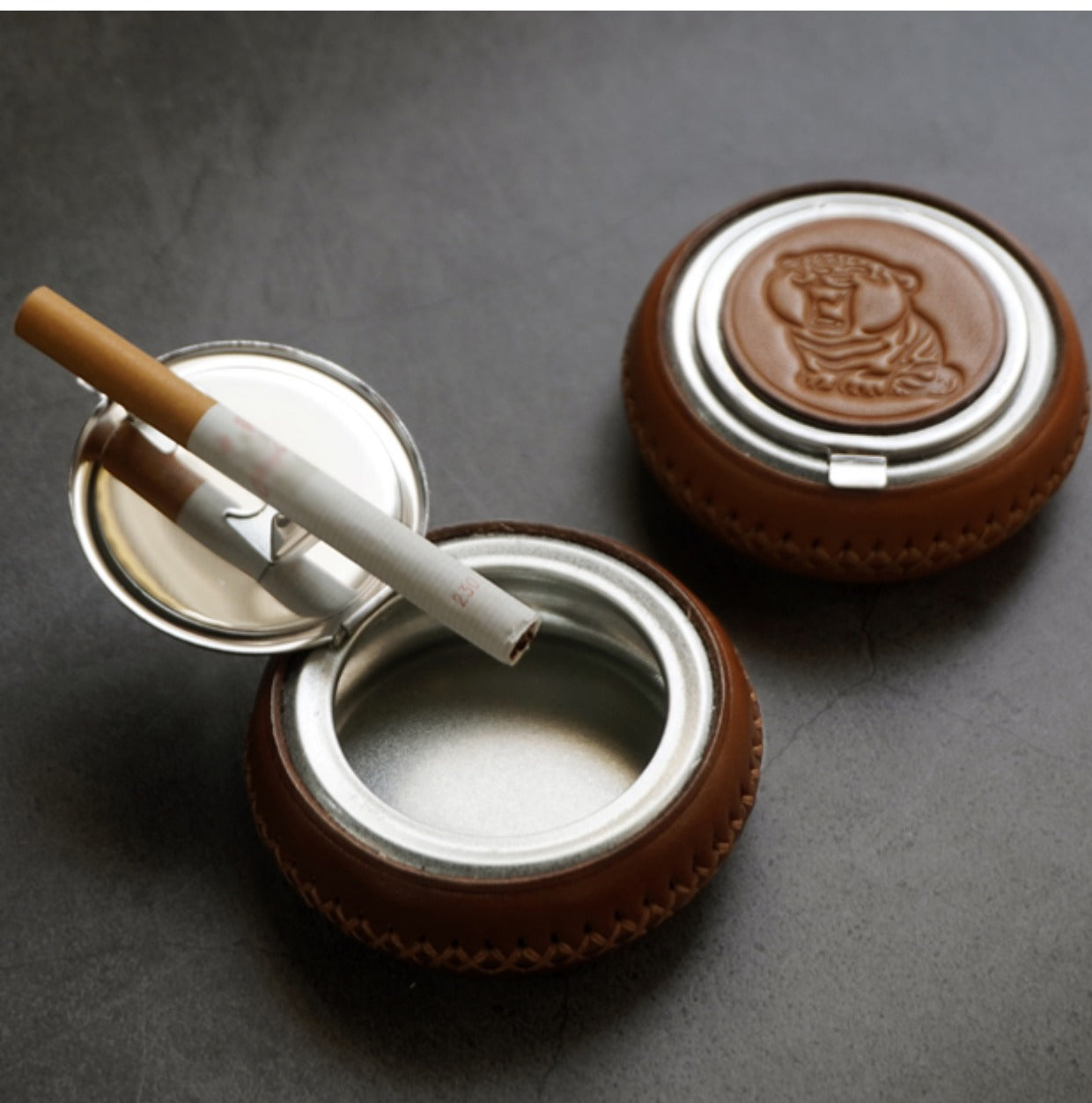 Coffee Leather&Stainless Steel Portable Ashtray Travel Mens Ashtray Pocket Cute Around Ashtray for Men